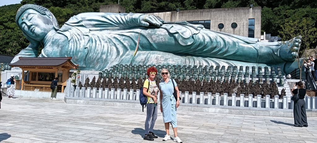 Fukuoka in One Day: Nanzoin Temple & Tochoji Temple