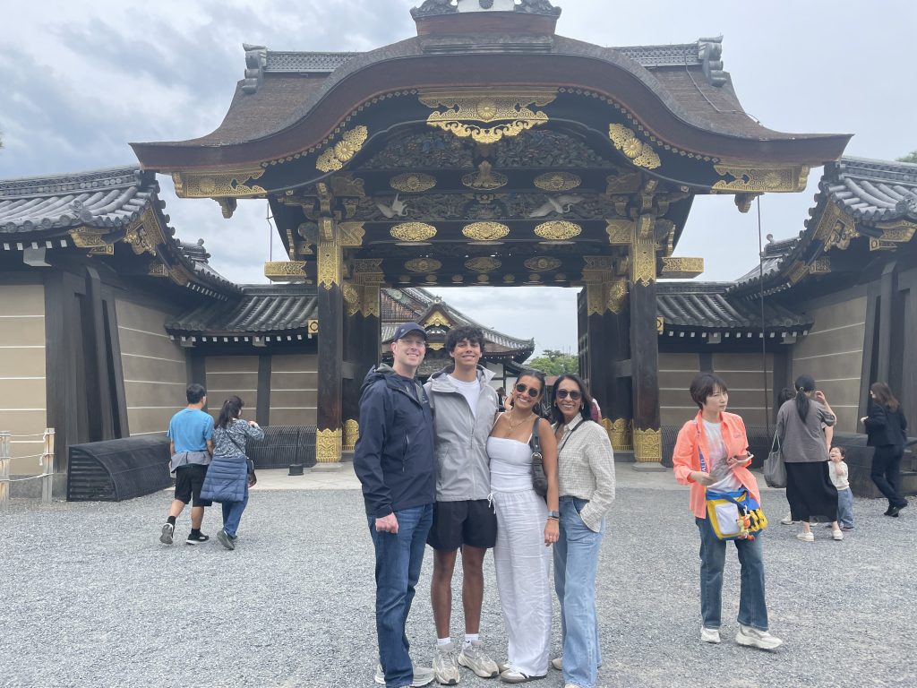 Kyoto in One Day: Nijo Castle & Adashino Nenbutsu-ji Temple