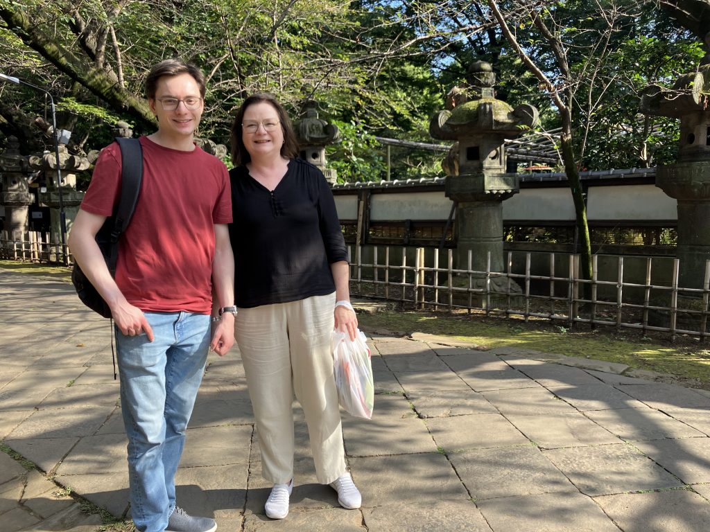 Tokyo in One Day: Hotel Shinjuku East Annex & Nezu Shrine