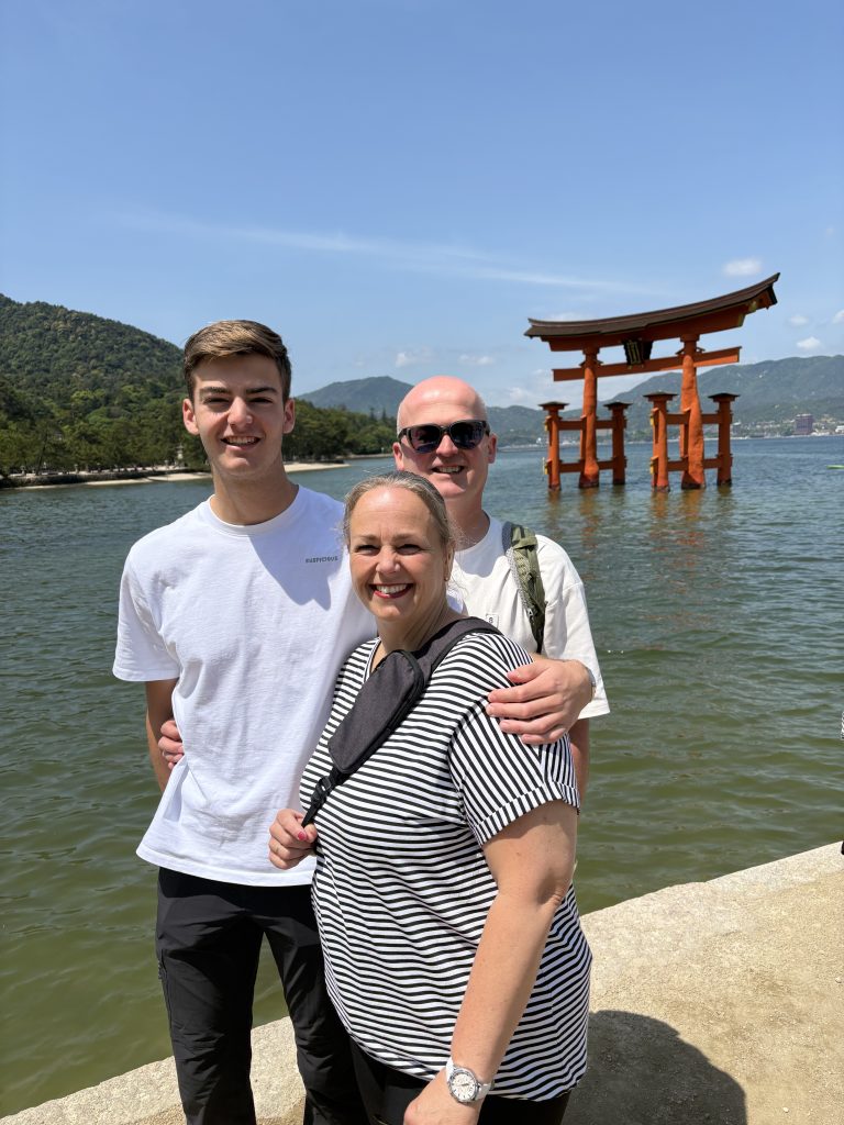 Hiroshima in One Day: Board JR & Orizuru Tower