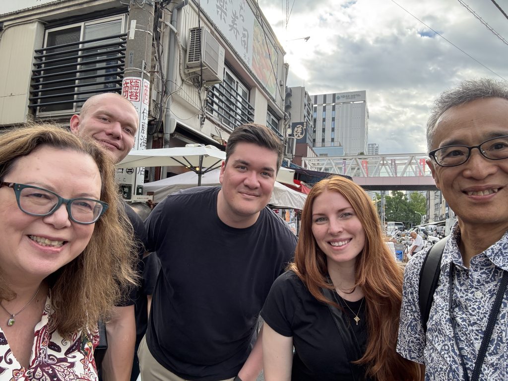 Toyosu Tuna Auction & Tsukiji Local Food Tour