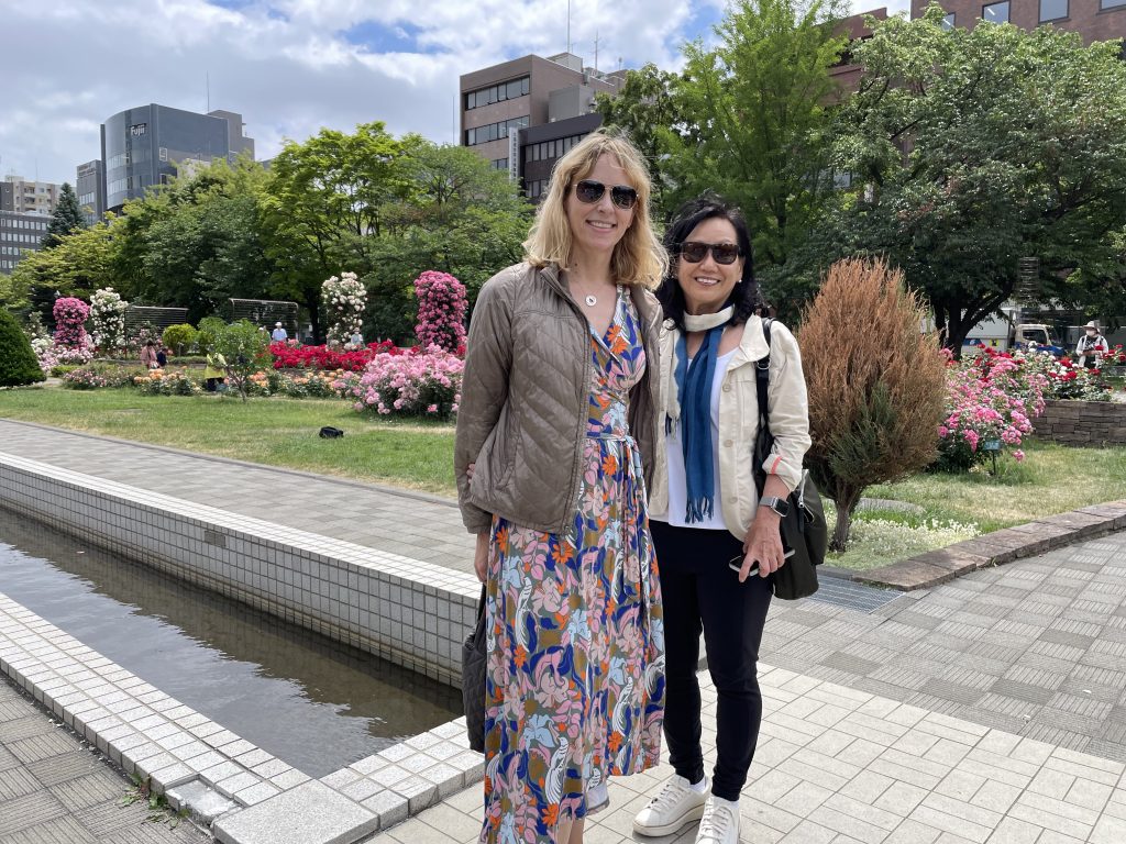 Hokkaido in Half a Day: Nishi 12-chome Rose Garden & Maruyama Park