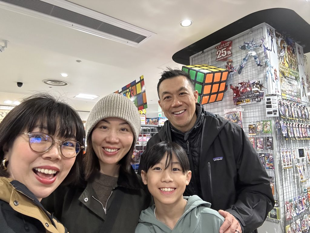Tokyo in Half a Day: Shimbashi Station & Hakuhinkan