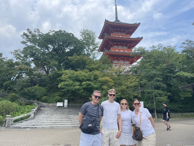 Kyoto in Half a Day: Fushimi Inari Taisha & Higashiyama Area