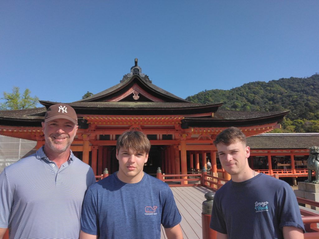 Hiroshima in Half a Day: travel by taxi & Miyajima Itsukushima Shrine
