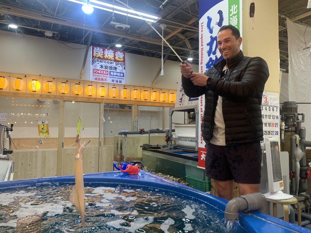 Hokkaido in One Day: morning market & sushi shop  disband