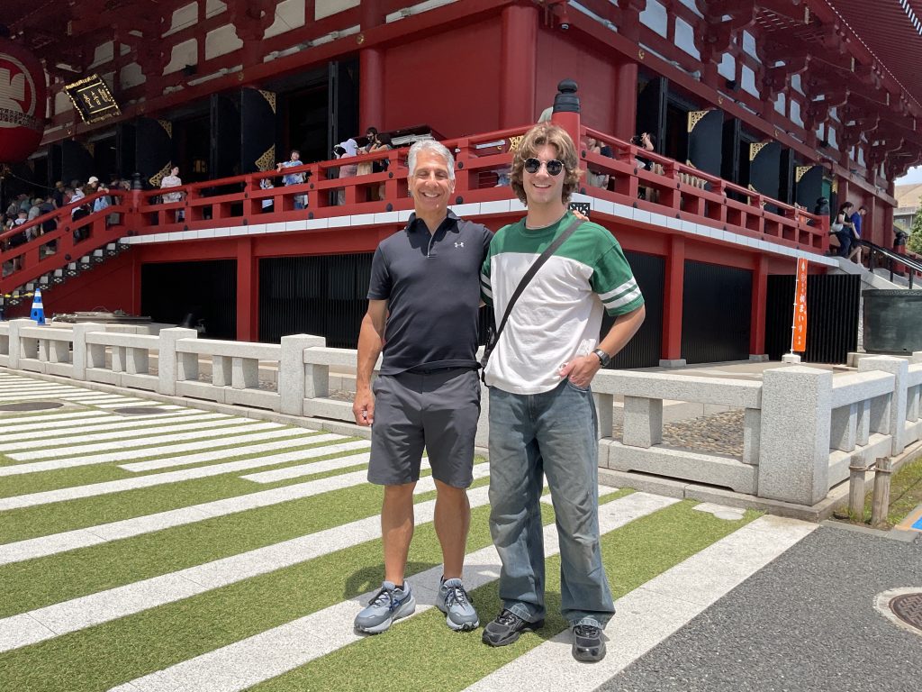 Tokyo in One Day: Shibuya Station & Guided tour of Omotesando