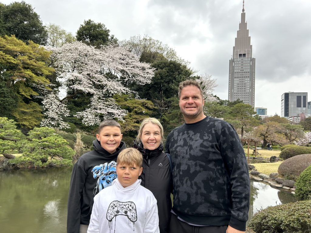 Tokyo in One Day: Tameike-Sanno Station & Shinjuku Gyoen Station