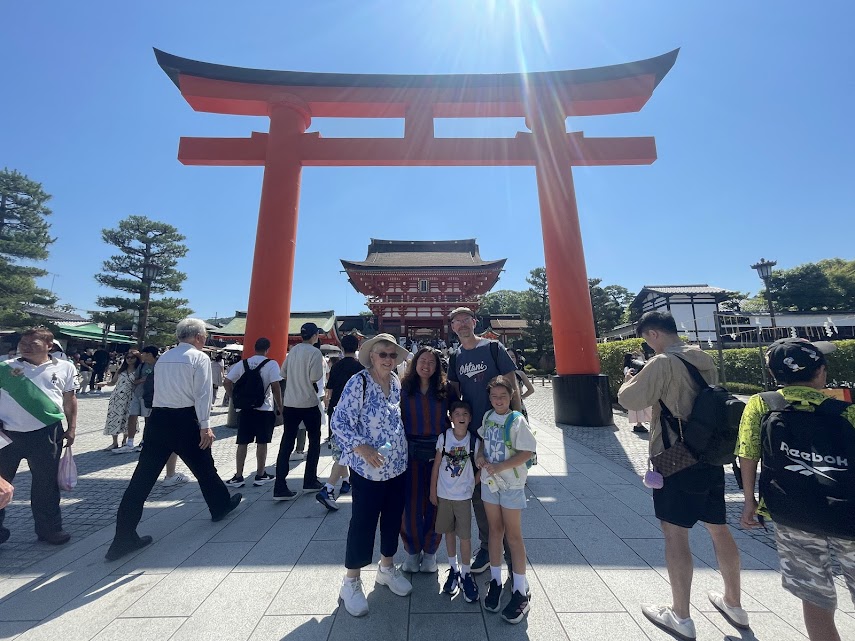 Kyoto: Travel by car & Sightseeing at Kinkaku-ji