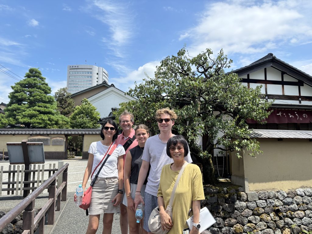 Ishikawa in One Day: the Nomura Family Residence & Walk to Oyama