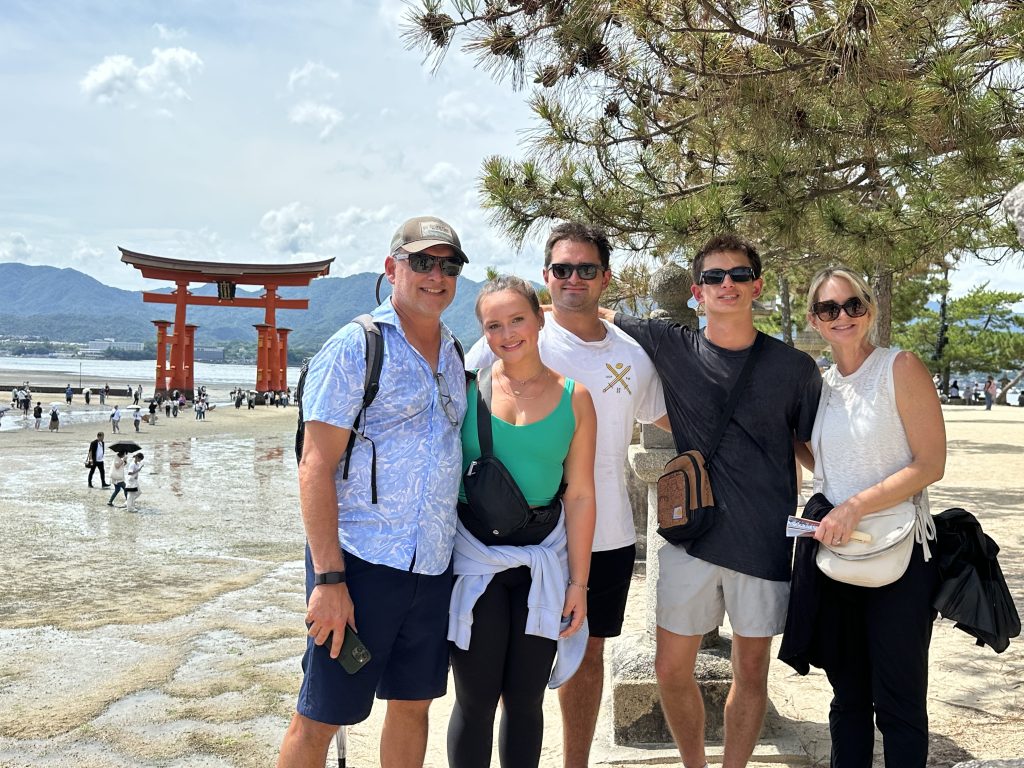 Hiroshima in One Day: Miyajima/ Itsukushima & Peace Memorial