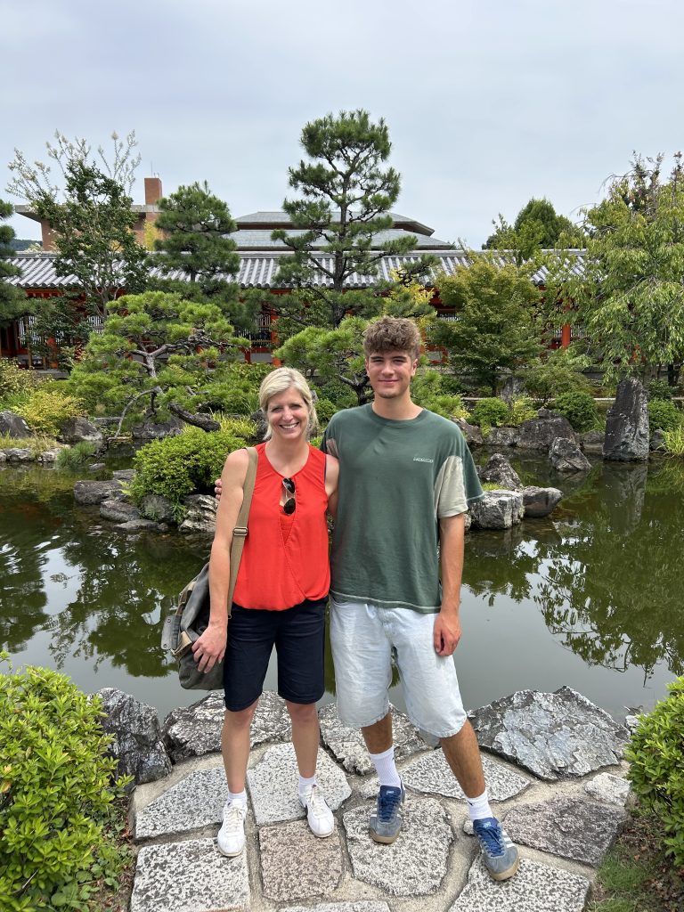 Kyoto in Half a Day: Fushimi Inari & Nishiki Market