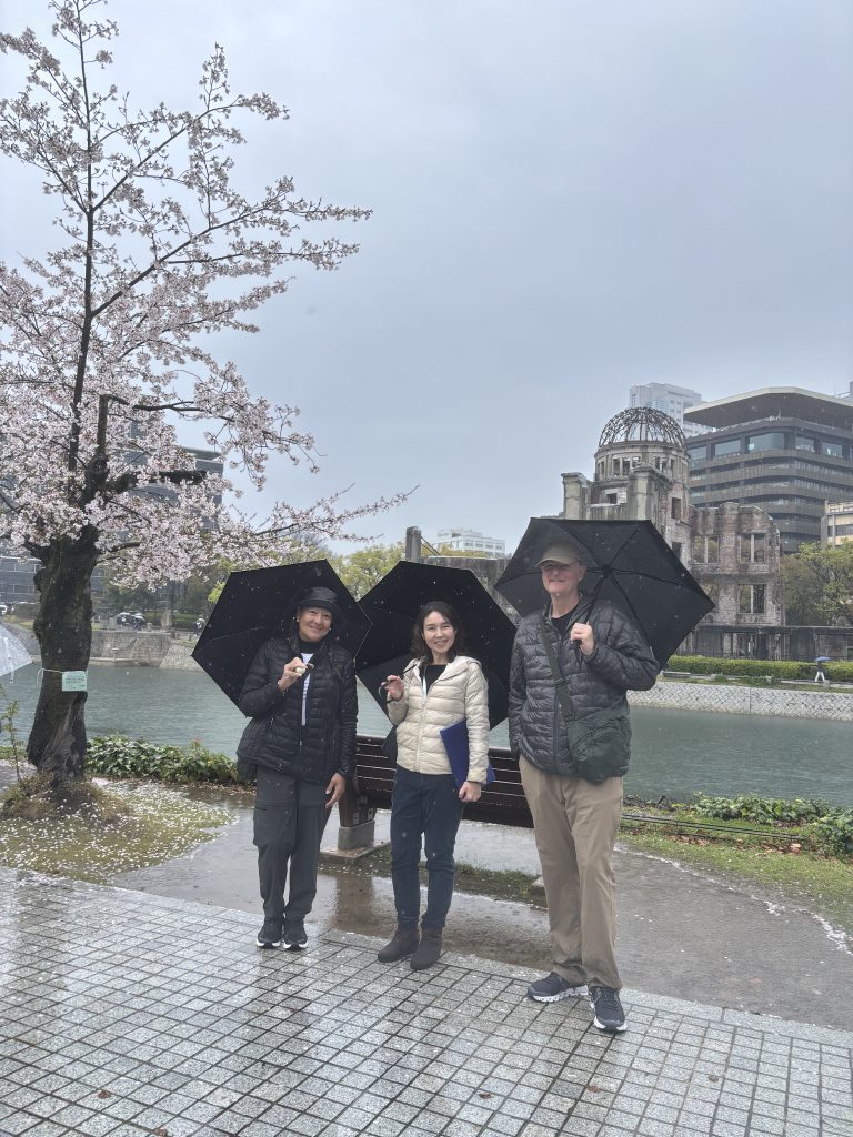 Hiroshima: Peace Park & Okonomiyaki (Henkutsuya)