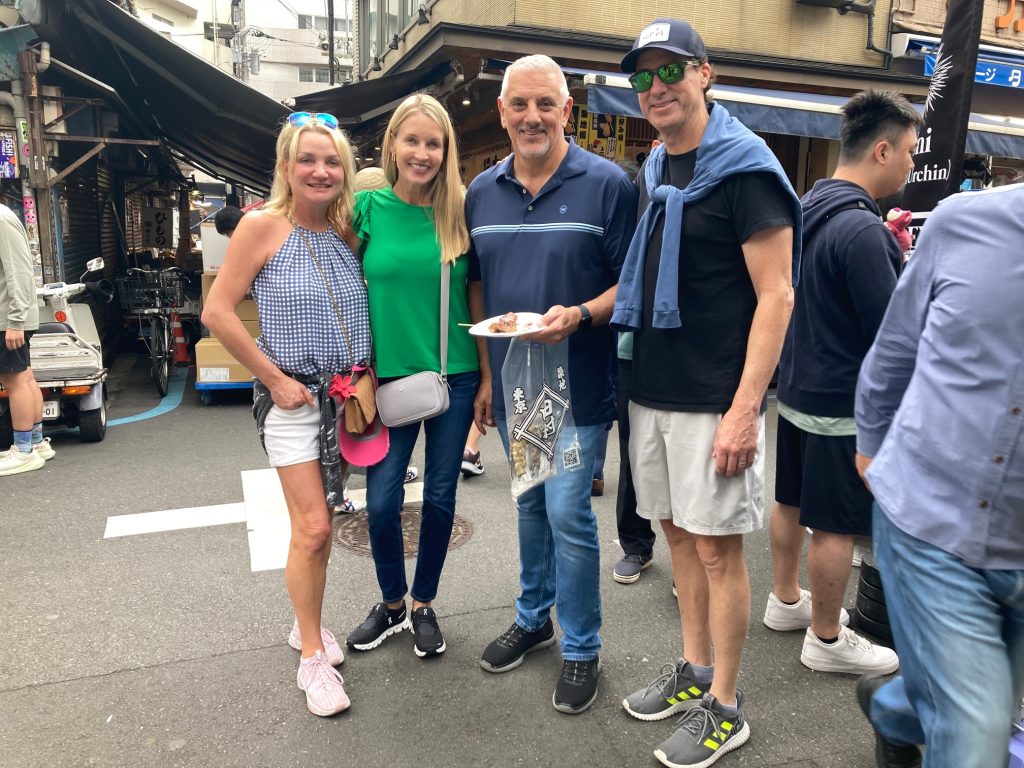 Toyosu Tuna Auction & Tsukiji Local Food Tour