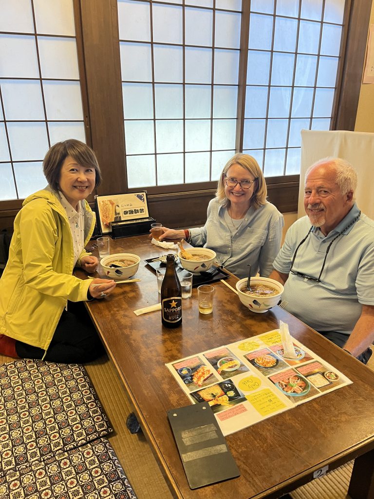 Kanagawa in One Day: Owakudani. Buy black eggs & 〜13:20 Hakone Shrine