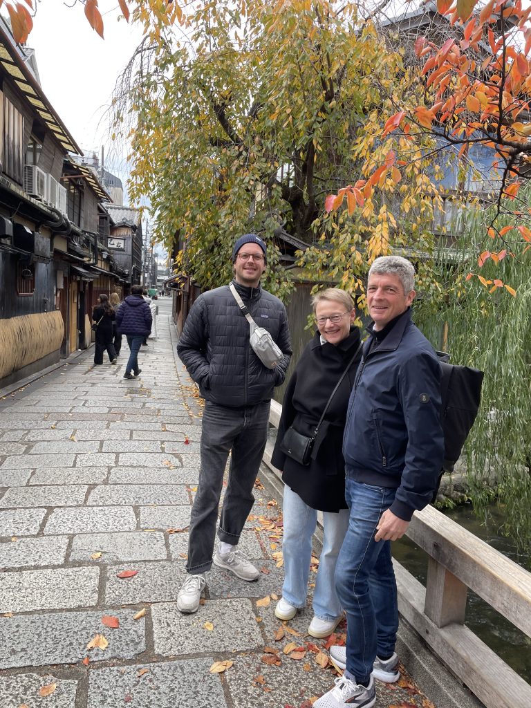 Kyoto in One Day: Kennin-ji Temple & Kiyomizu-dera Temple