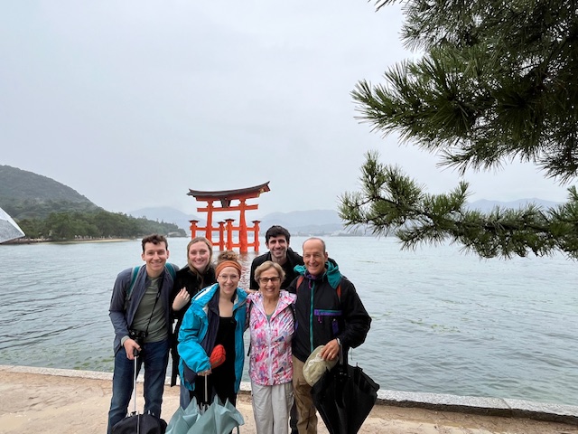 Hiroshima in One Day: Daiganji-Temple & Break up at the museum