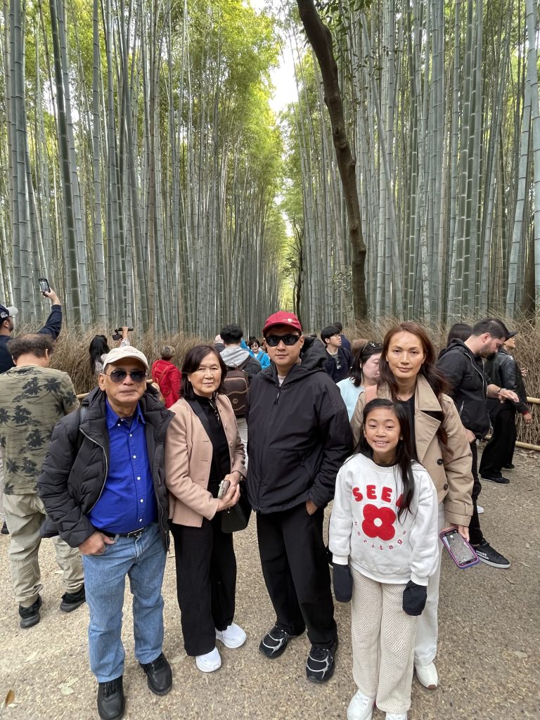 Kyoto in Half a Day: Arashiyama Houseboat & Haradani-en
