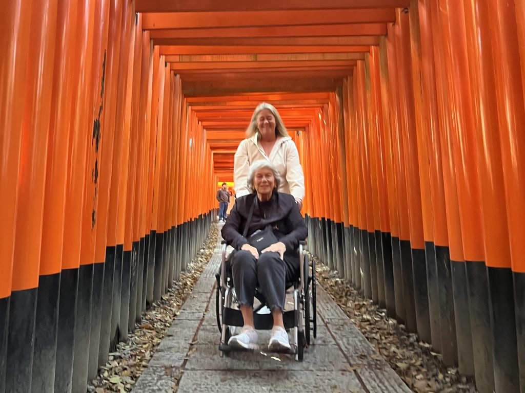 Kyoto: @ Fushimi Inari Taisha & @ Sanjusangendo