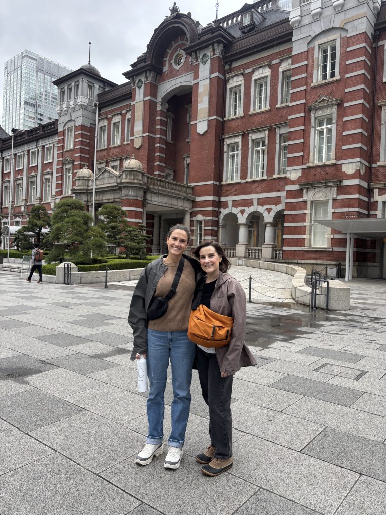 Tokyo: Standby at Tokyo Station & Shibuya Scramble Crossing