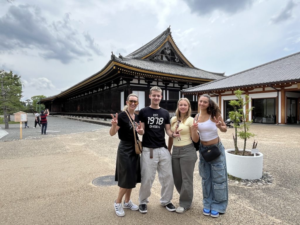 Kyoto in One Day: @ Fushimi Inari Taisha & @ Sanjusangendo