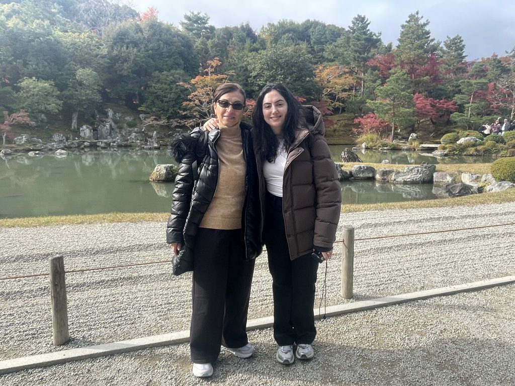 Kyoto in One Day: Kyoto→Inari  JR 150 yen & Kimono Forest sightseeing