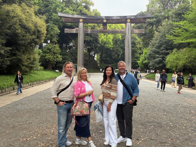 Tokyo in One Day: Meiji Shrine & Tokyo Dome
