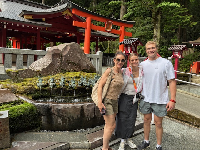 Kanagawa in One Day: Gora Park & Hakone Shrine