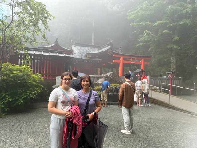 Kanagawa in One Day: Hakone Shrine & Foot Bath Cafe