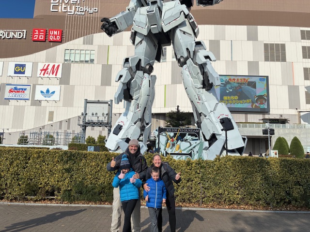 Tokyo in One Day: Shinjuku Godzilla Head & Meiji Shrine