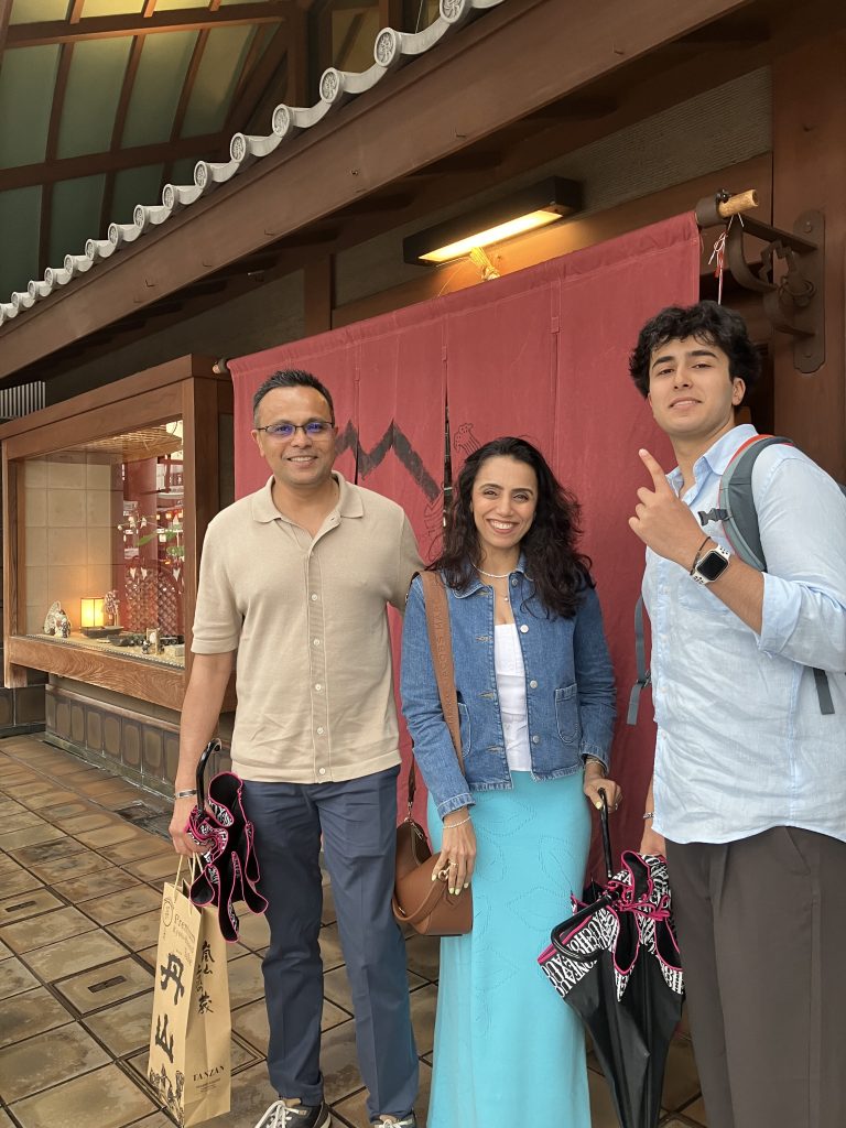 Kyoto in One Day: Kyoto City Hall & Nishiki Market