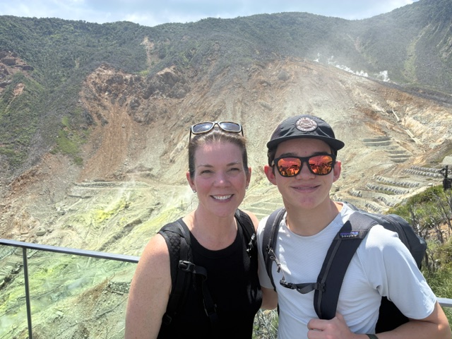 Kanagawa in One Day: Owakudani & Hakone Shrine