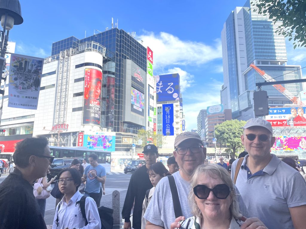 Tokyo in Half a Day: Junisha Ikenoue Bus Stop & Sendagi Station