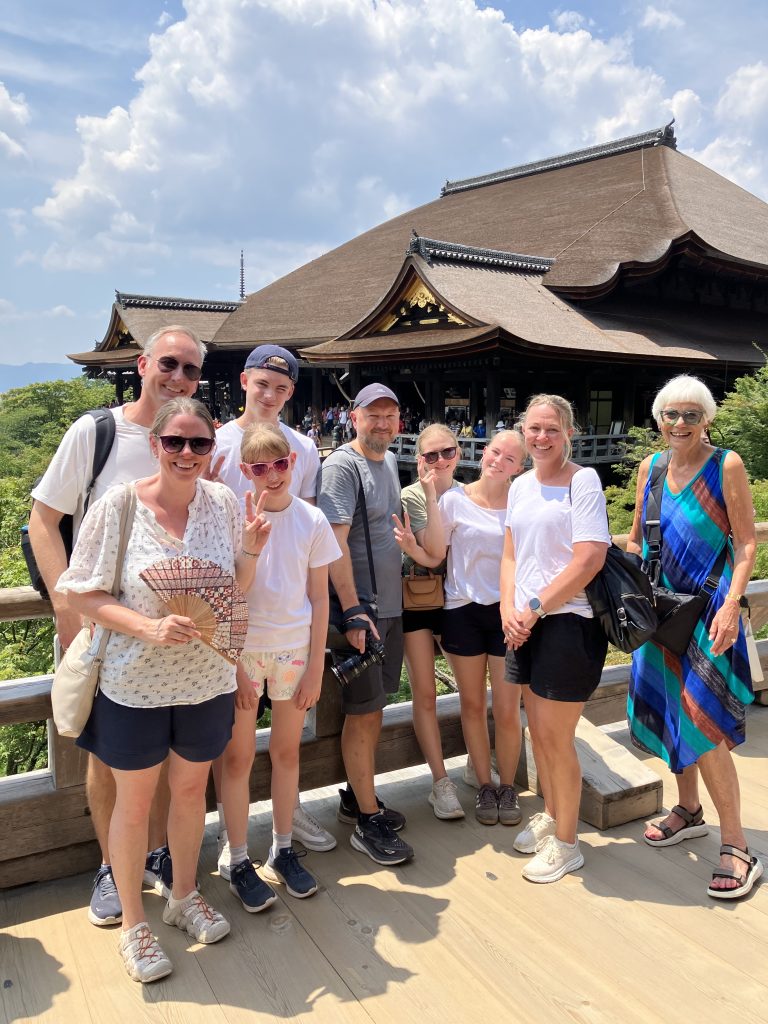 Kyoto in Half a Day: Kiyomizu-dera Temple & Kennin-ji Temple
