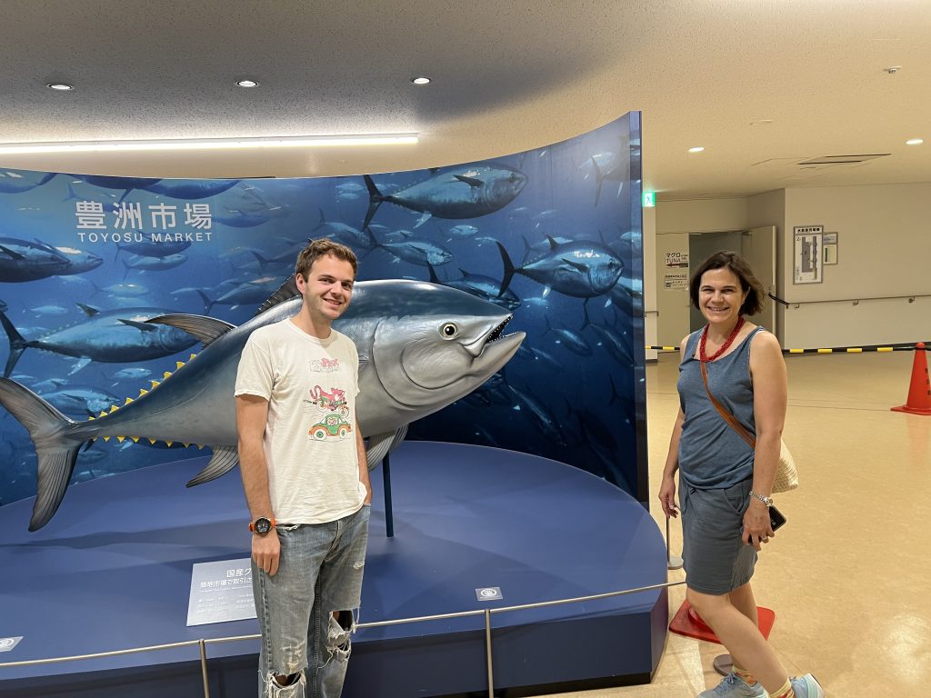 Toyosu Tuna Auction & Tsukiji Local Food Tour