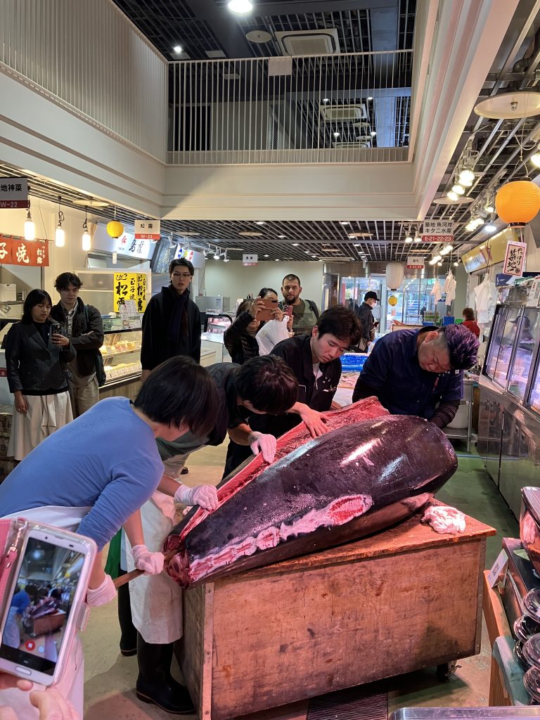 Tokyo: @Toyosu Market (Tuna Auction) & @Tsukiji Outer Market