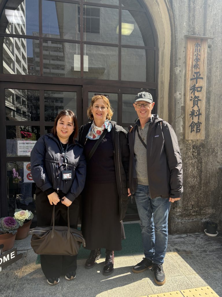 Hiroshima: Travel by tram & Travel to Hiroshima Castle