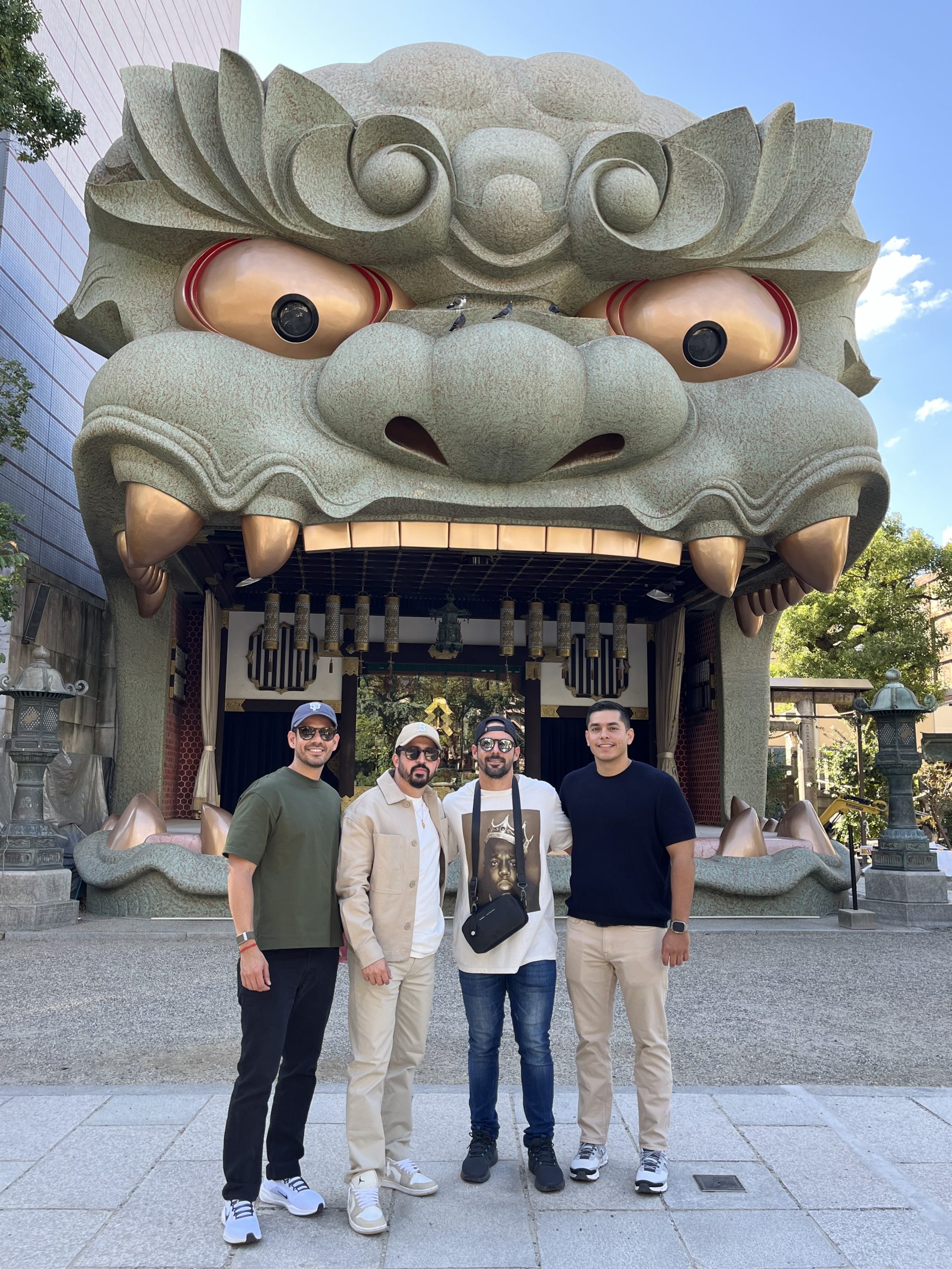Osaka in One Day: Osaka Castle & Namba Yasaka Shrine