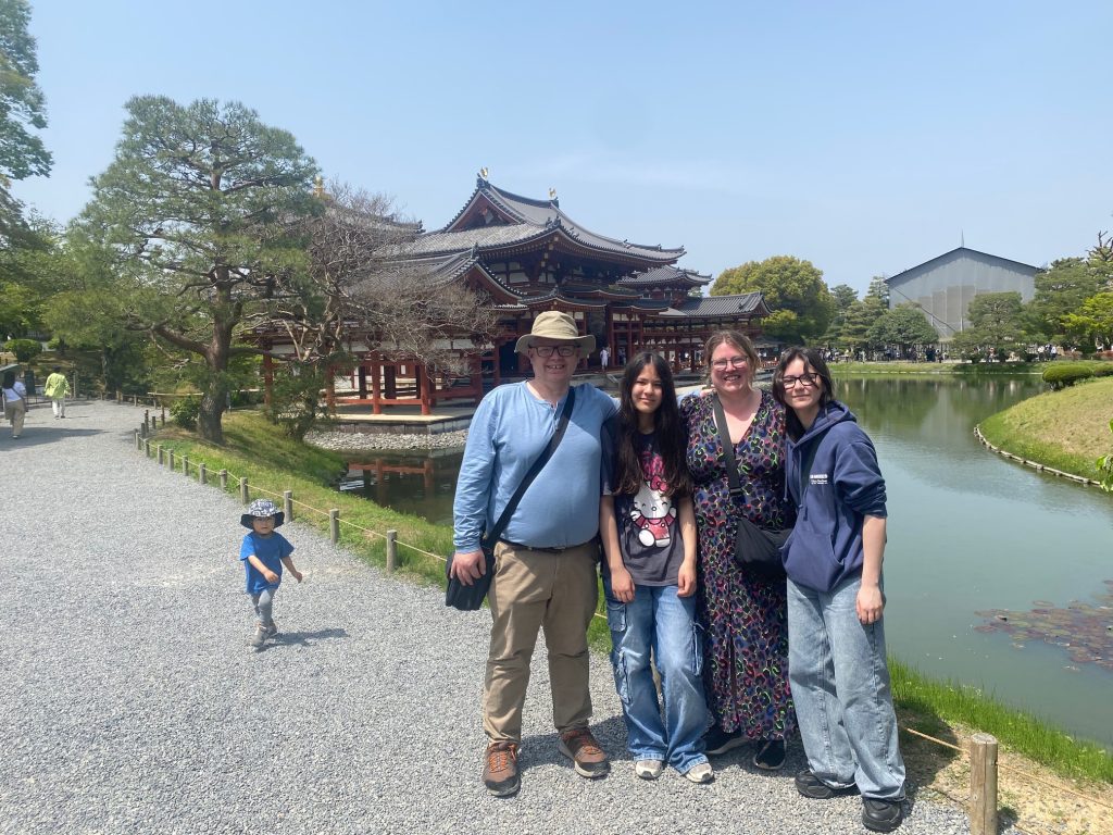 Kyoto in One Day: Tour of Uji Byodoin & Disband @ Ueshima Coffee Cafe