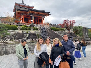 Kyoto in One Day: Yasaka Shrine & Fushimi Inari Taisha