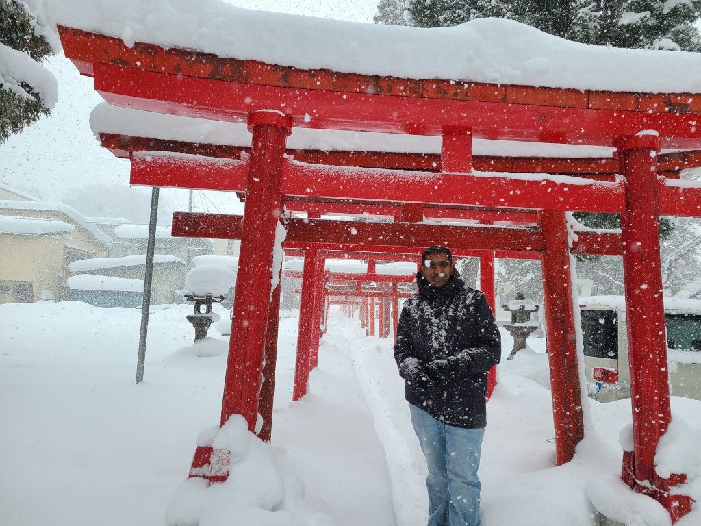 Aomori in One Day: 東横イン新青森駅東口にて。 & 新青森駅着。