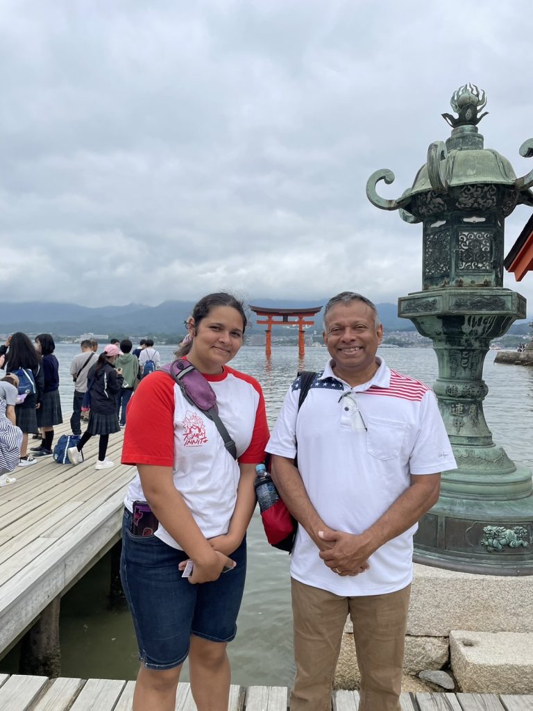 Hiroshima in One Day: Miyajima sightseeing & Hiroshima Castle