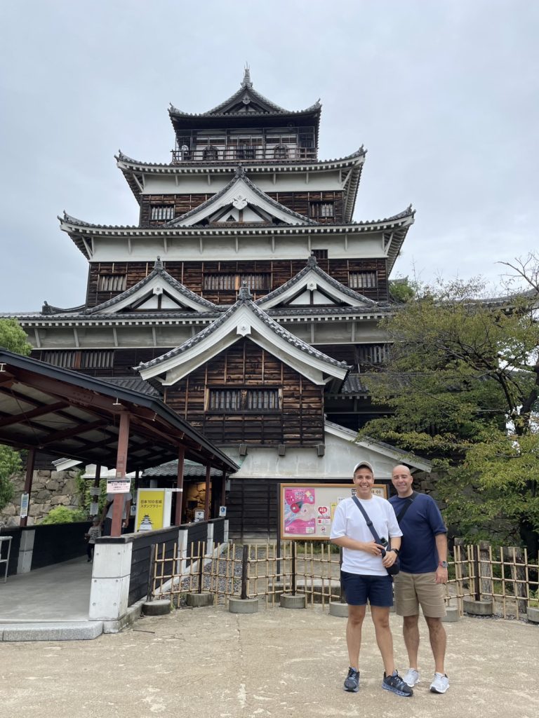 Hiroshima: Hiroshima Castle sightseeing & Peace Memorial Museum