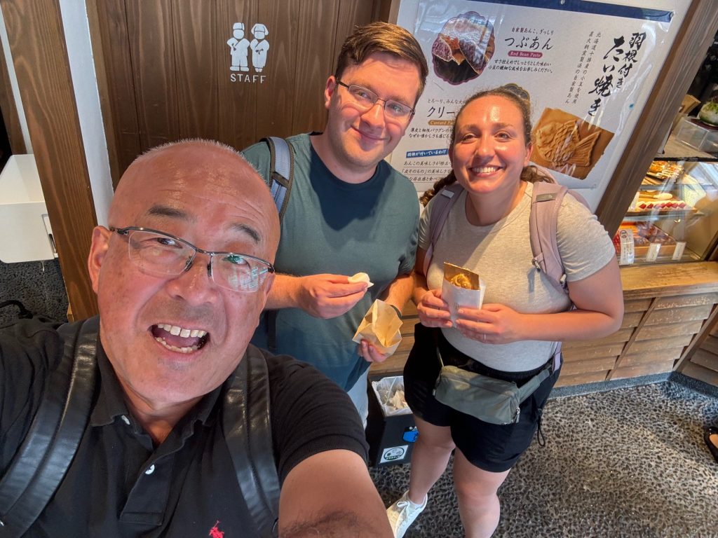 Tokyo in One Day: Meiji Shrine & Tsukiji Hongwanji Temple