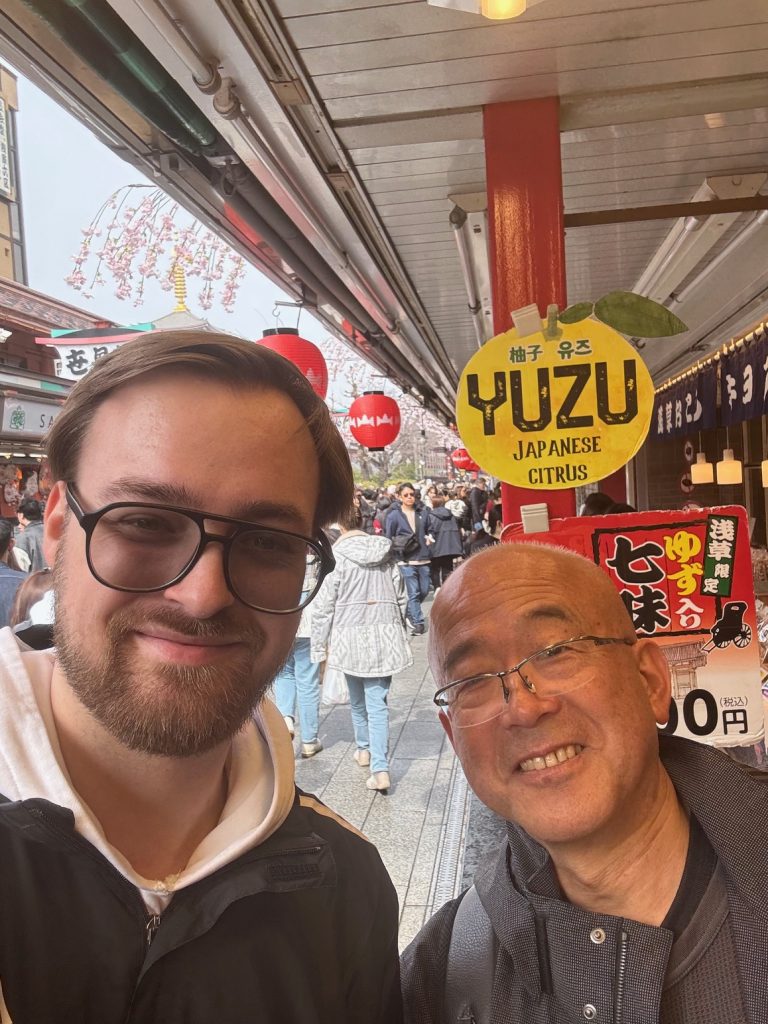 Tokyo in Half a Day: Meiji Shrine & Tsukiji Hongwanji Temple