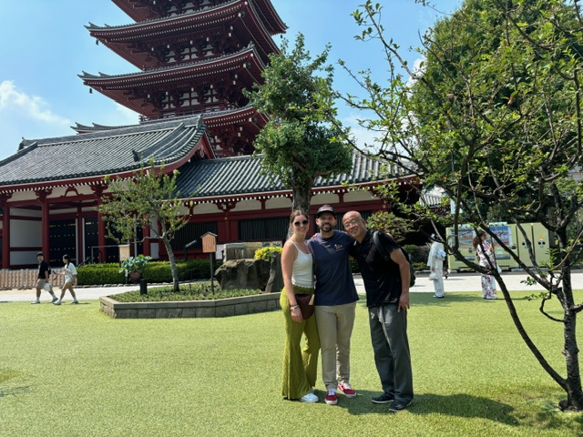 Tokyo in One Day: Meiji Shrine & Tsukiji Hongan-ji Temple