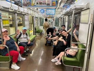 Tokyo: Higashi-Shinjuku Station & Shinjuku-sanchome Station