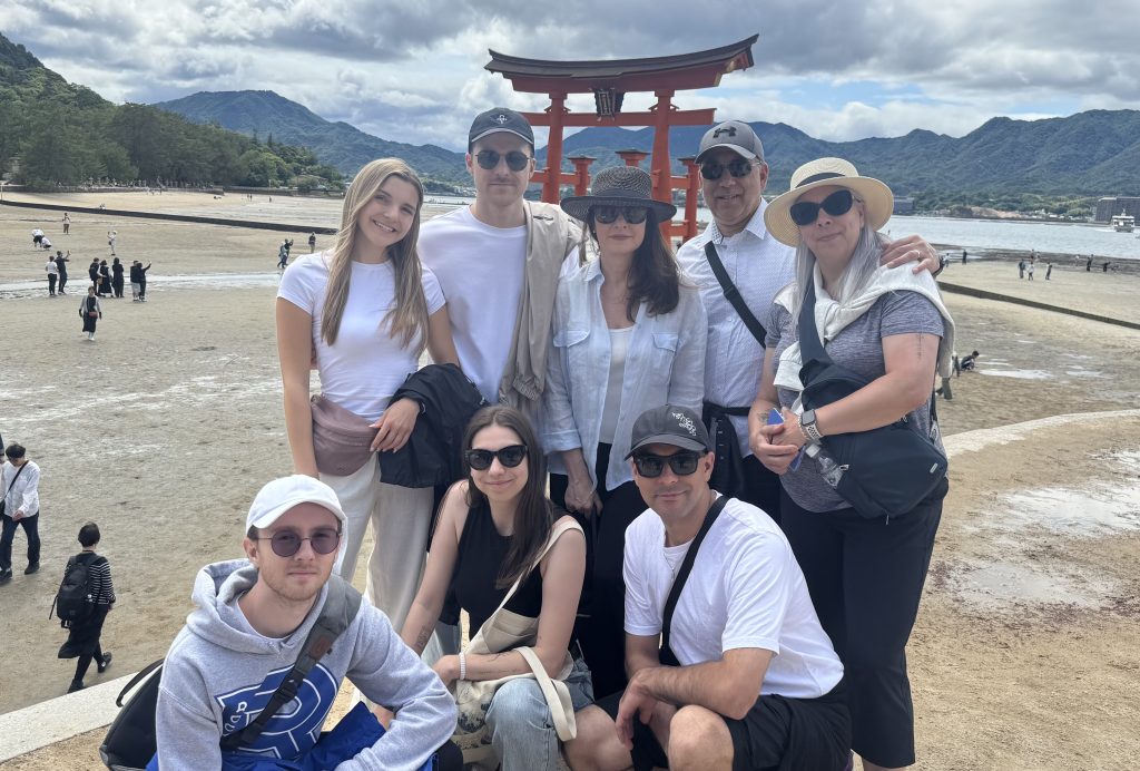 Hiroshima in Half a Day: Explore Itsukushima & Explore Daisho-in