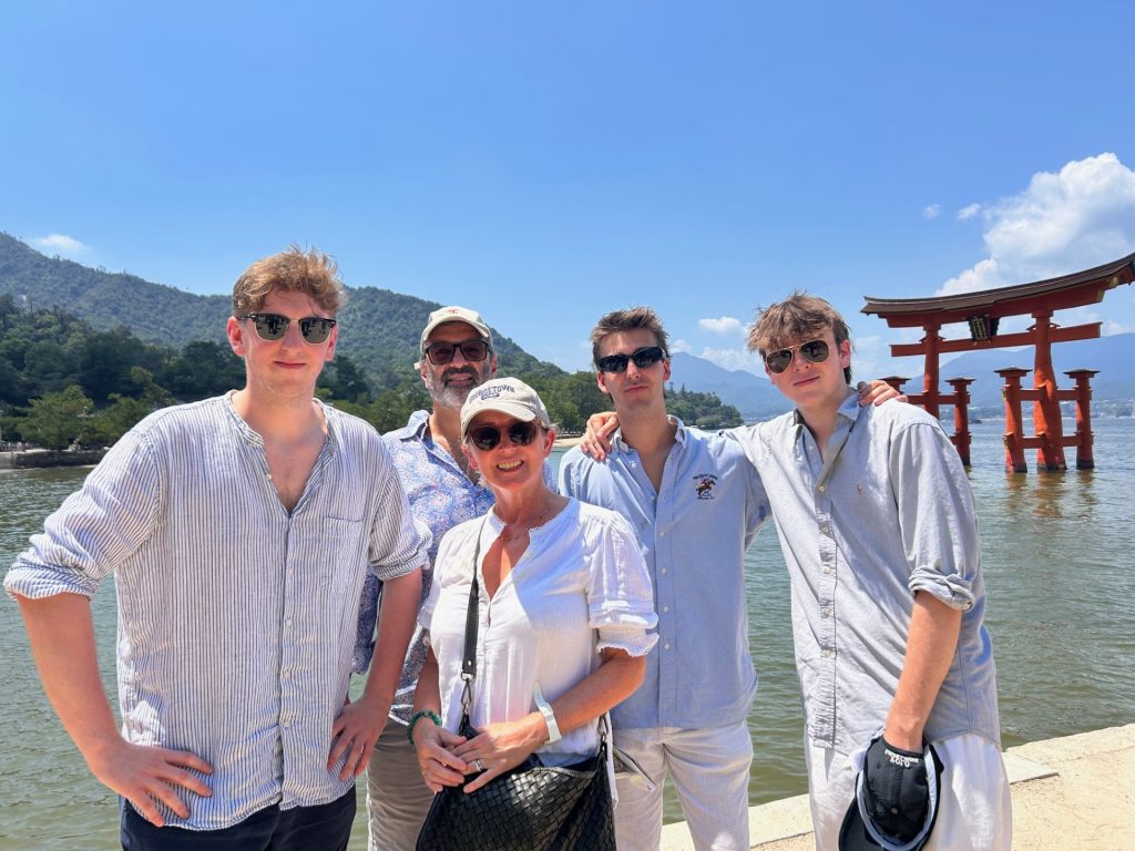 Hiroshima in Half a Day: Travel to Miyajima & Travel to Hiroshima