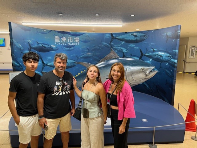 Toyosu Tuna Auction & Tsukiji Local Food Tour
